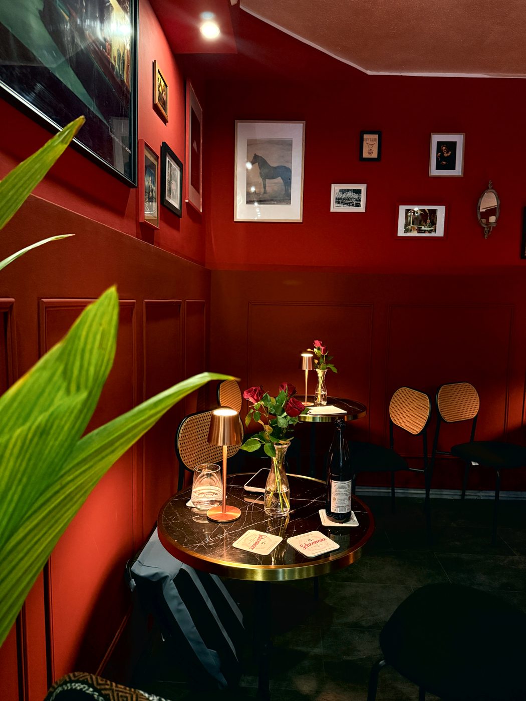 Café Crimson Sitzecke